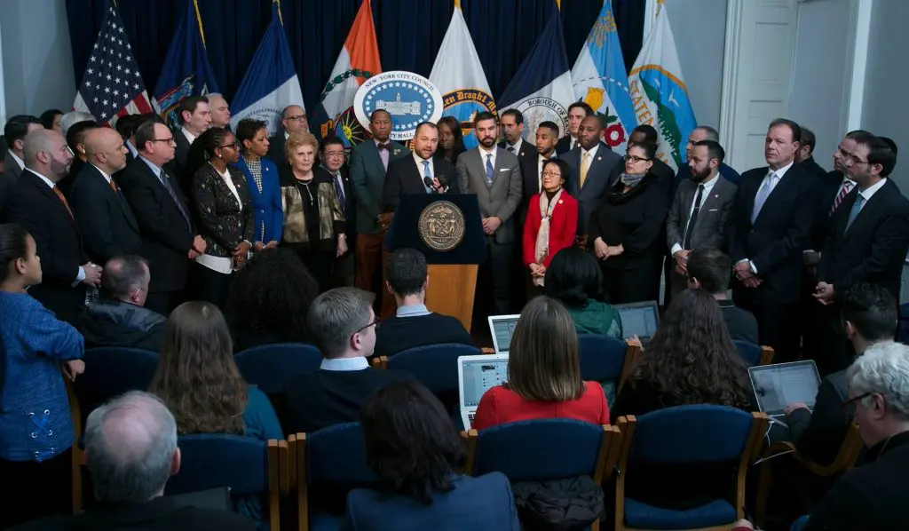 Miembros del concejo municipal de la ciudad de Nueva York, en su sede en Manhattan.
