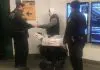 Multa a Vendedor de Churros en el Subway Vendedor de Churros Recibiendo Multa en NYC Subway