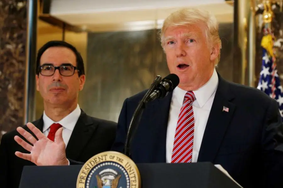 El presidente Donald Trump anuncia fondos económicos de ayuda.
