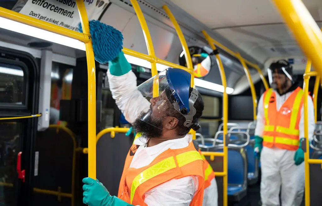 Profunda limpieza contra el coronavirus en los trenes del subway