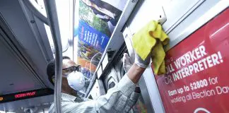 Realizan tareas para desinfectar en los trenes del metro de New York