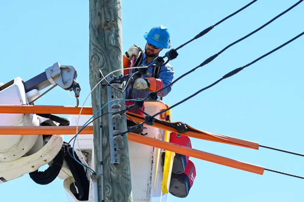 Equipos de Con Edison preparados ante fuertes lluvias y vientos en Nueva York