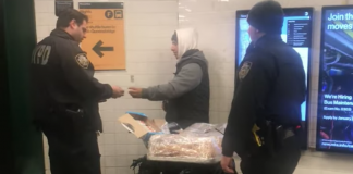 Vendedor de Churros Recibiendo Multa en NYC Subway