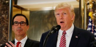 El presidente Donald Trump anuncia fondos económicos de ayuda.