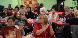 NY cierra cientos de centros de ancianos