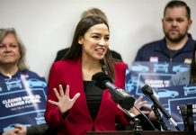 La congresista Alexandría Ocasio Cortez gana las primarias demócratas en su Distrito en New York.