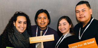 Destacan poder electoral latinos