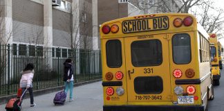 Maestros hacen pedidos para reabrir escuelas
