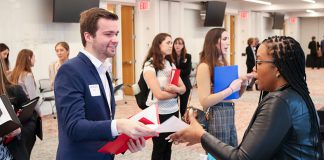 Feria virtual de empleo en Queens