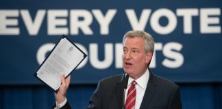 Motivan a neoyorquinos a participar con su voto