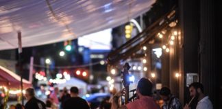 Restaurantes reciben con alivio autorización para atender al público en las aceras