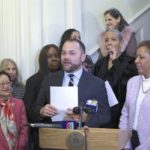 El presidente del Concejo de Nueva York, Corey Johnson (C). EFE