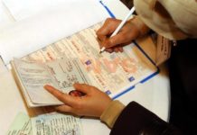 Hijo de mexicanos vive pesadilla porque no le creen que nació en EE.UU.