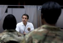 Investigan posible delito en acusación contra gobernador de Nueva York