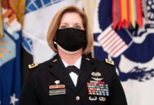 Biden nomina a la primera mujer para liderar el Comando Sur