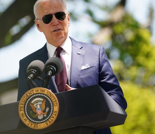 Biden frena los arrestos de indocumentados en los juzgados