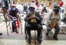 Uno de cada cinco hispanos mayores carece de seguro médico