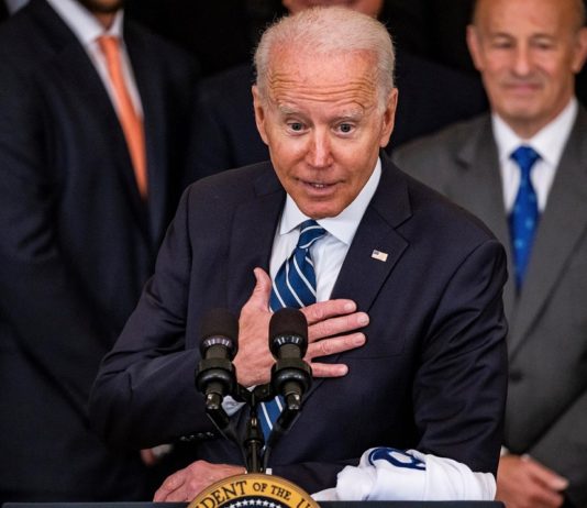 Biden pide aprobar una reforma migratoria para ganar la «competición» global