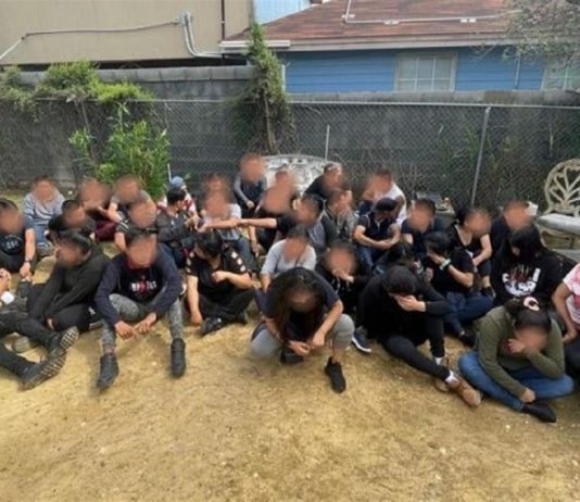 Detienen a más de 100 indocumentados en hoteles y casas de seguridad