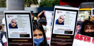 Integrantes de colectivos de familiares de desaparecidos se manifiestan por las principales avenidas pidiendo justicia en la Ciudad de México (México). EFE