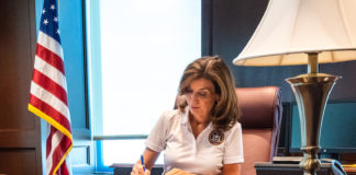 La gobernador del estado de Nueva York, declaró a Nueva York en estado de emergencia luego de la tormenta de lluvia que azotó gran parte del estado