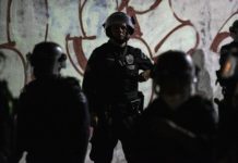 Fotografía de archivo de policías en Los Ángeles California. EFE