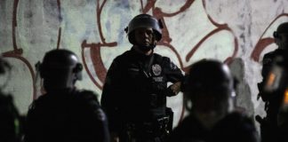 Fotografía de archivo de policías en Los Ángeles California. EFE