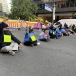 Inmigrantes de Make the Road New York, protestaron hoy en Manhattan y pidieron una reforma migratoria con camino a la ciudadanía.