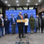 Adams anuncia nuevos fondos para hospitales