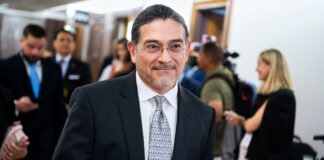 Robert Santos, primer director latino del Censo