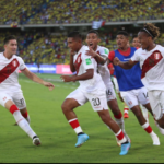 Perú derrota 1-0 a Colombia y se pone en zona de clasificación al Mundial