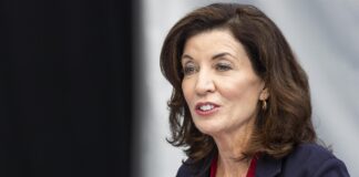 Su equipo está en contacto con el Gobierno federal y los neoyorquinos "estarán preparados para aceptar y apoyar a aquellos que busquen refugio