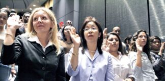 Lanzan campaña para naturalizar a dos millones de inmigrantes en 2022