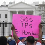 Activistas de honduras frente a la casa blanca EFE