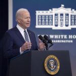 Biden libera petróleo para frenar subida de la gasolina