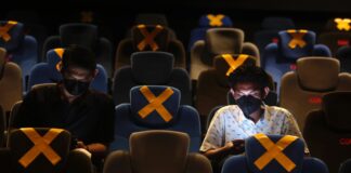 Filadelfia, primera ciudad en volver a imponer mascarilla interior