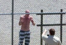 Acusan a dos oficiales de Rikers de aceptar sobornos