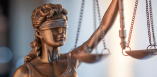 Fiscalía de Nueva York pide declarar en desacato a Trump y que lo multen