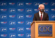 EEUU investiga 109 casos y 5 muertes de hepatitis infantil grave El subdirector de los CDC para Enfermedades Infecciosas, Jay Butler EFE