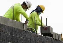 Inmigración mitigaría la falta de trabajadores en EEUU Los trabajadores inmigirantes son clave en el proceso productivo de EEUUU. EFE