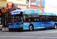 ÓMnibus Q70 que ahora será gratuito para el aeropuerto LaGuardia. Foto Tdorante10
