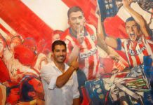 Homenaje del Atlético de Madrid a Luis Suárez