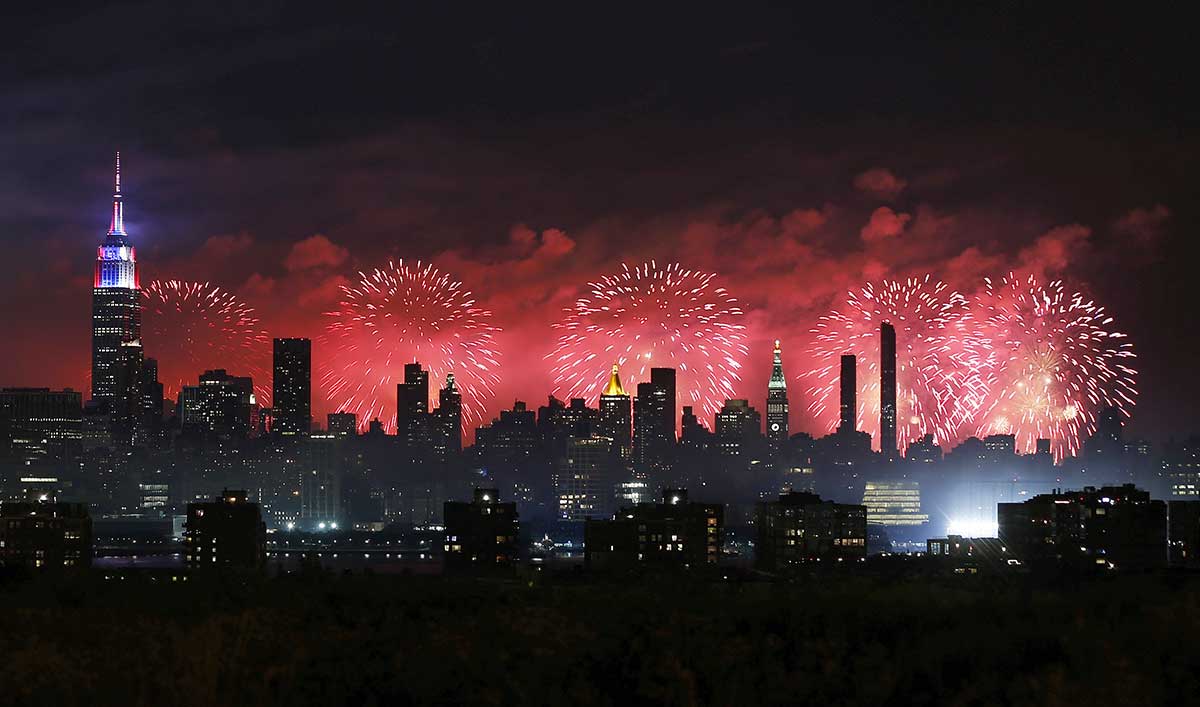 Fuegos artificiales del 4 de julio de Macy's - New York Hispano