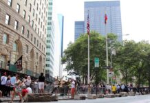 Izan la bandera de Colombia en NY