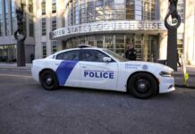 Policía de Nueva York busca a mujer por crimen de odio contra mexicanos