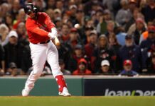 Puertorriqueño Vázquez pasa de los Medias Rojas a los Astros