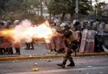 EEUU señala un «problema» de impunidad ante los abusos policiales en Perú