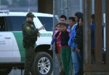 Suben cruces irregulares y deportaciones