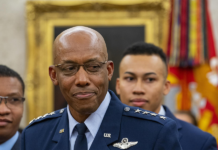 Biden presenta a un general afroamericano para liderar el Estado Mayor Conjunto de EE.UU.