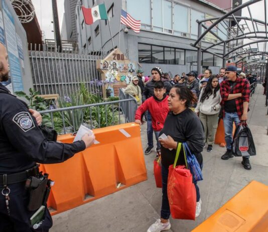 100 grupos piden fin a entrevistas de miedo creíble a inmigrantes